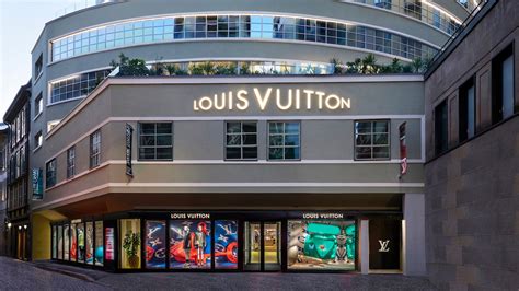 louis vuitton montenapoleone tel